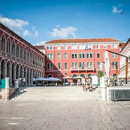 For 5 Persons In Split, Sea View, Wifi
