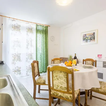 For 5 Persons In Split, Sea View, Wifi شقة سبليت