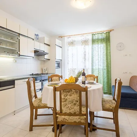 شقة For 5 Persons In Split, Sea View, Wifi *