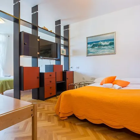 For 5 Persons In Split, Sea View, Wifi شقة