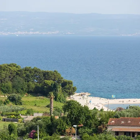 For 5 Persons In Split, Sea View, Wifi شقة *