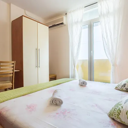 For 5 Persons In Split, Sea View, Wifi شقة